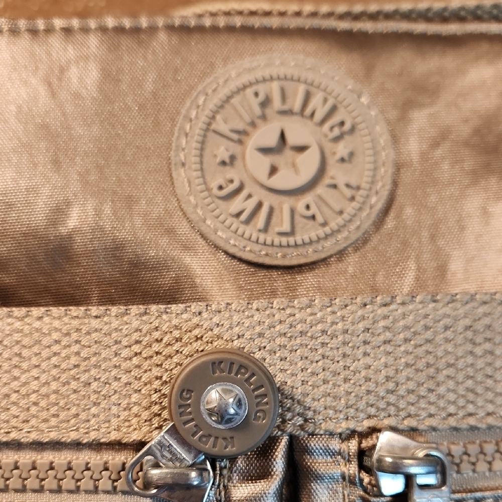 Kipling Shimmering Gold Crossbody/Shoulder Bag CLEAN CLEAN CLEAN - Picture 2 of 11
